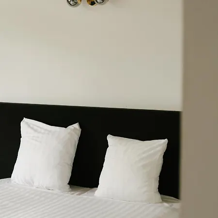 Hotell Young Learning *
